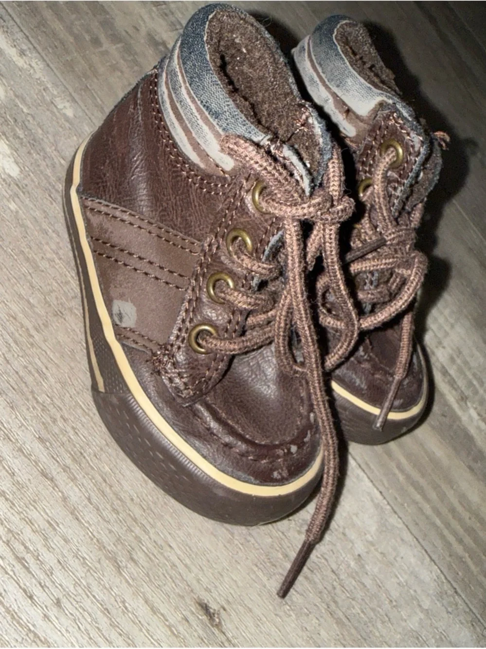 The Children’s place baby boots - size 4